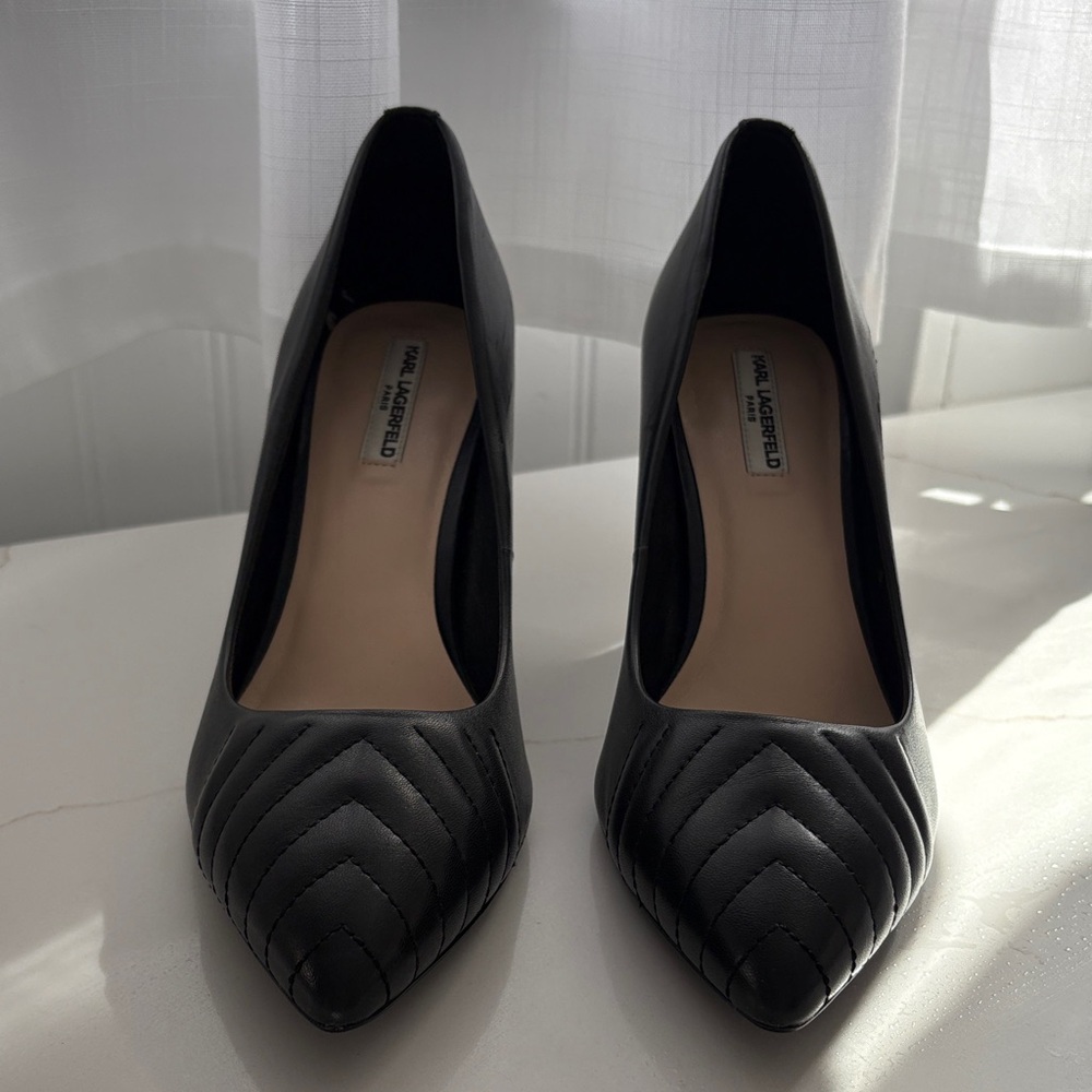 Karl Lagerfeld Black Quilted Pointed Toe Pumps - Classic Heel